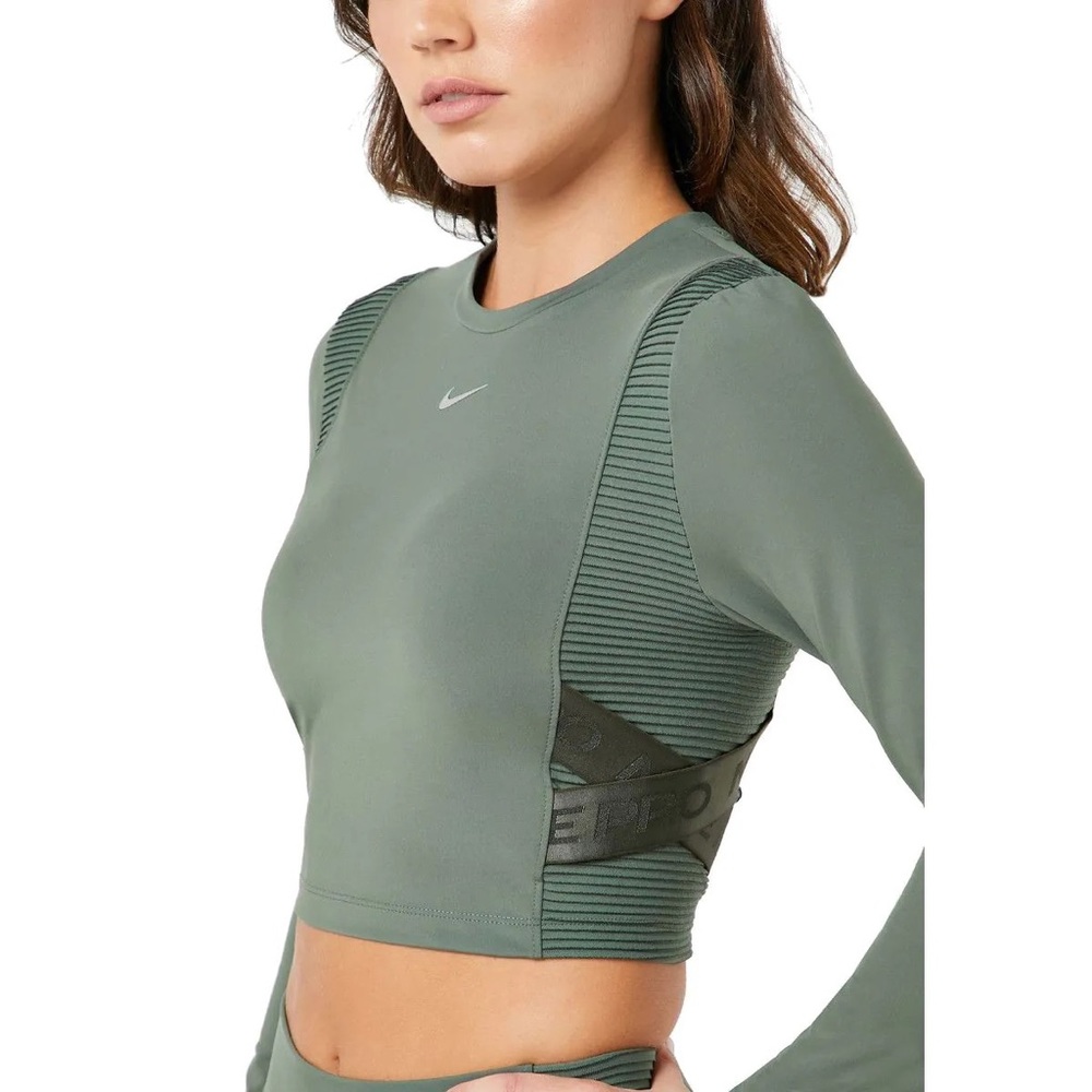 Nike Pro AeroAdapt Women's Long-Sleeve Top